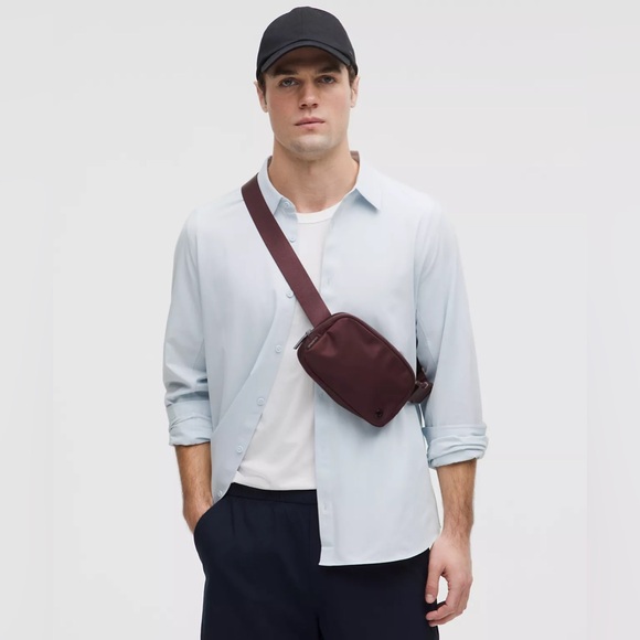 Lululemon Everywhere Belt Bag 1L- Goodnight Plum - Picture 6 of 6